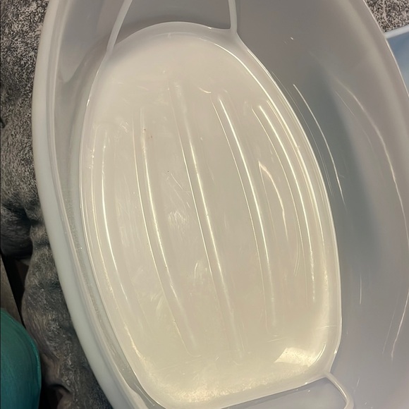 Tupperware White Oval Food Storage Container - Picture 3 of 3